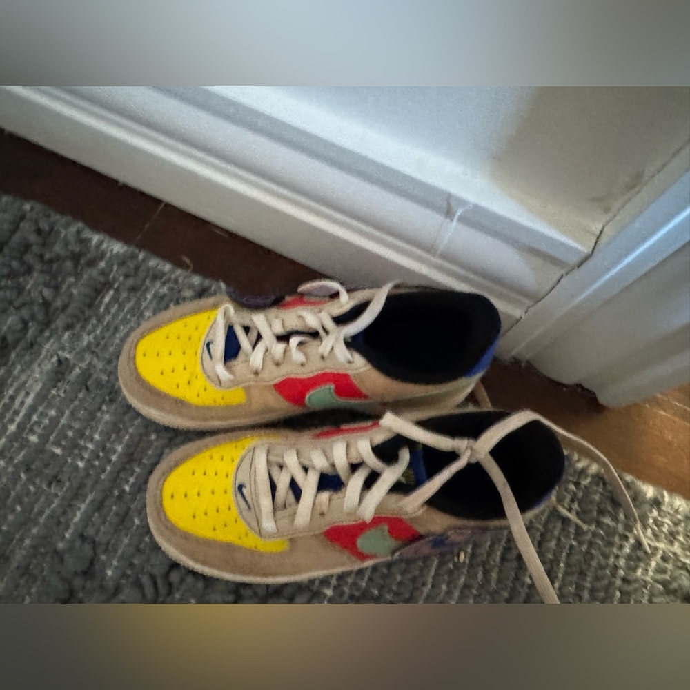 air force 1 low red, blue, yellow With stick on pieces - Picture 2 of 9